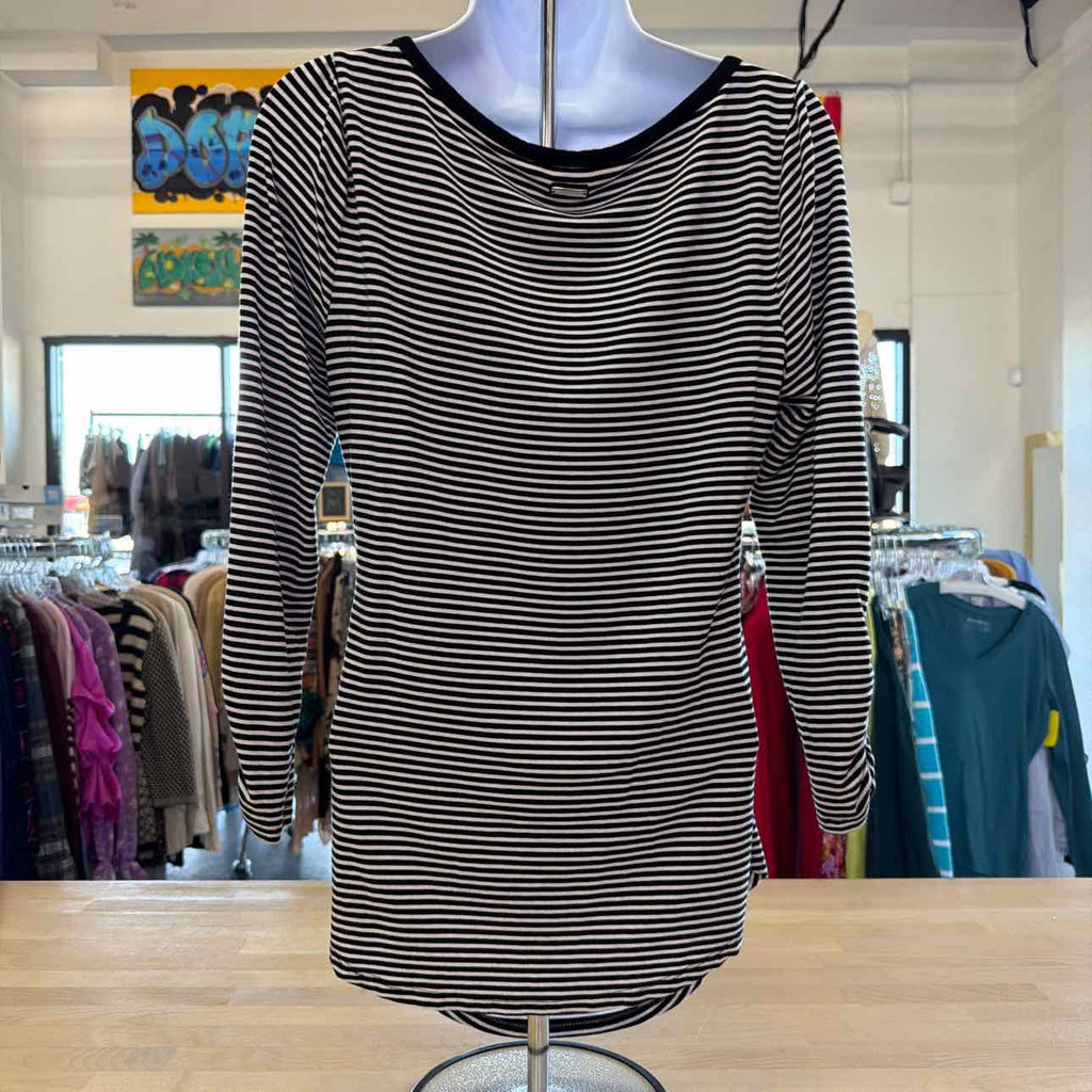 White House Black Market Size M Black/White Preloved Long Sleeve