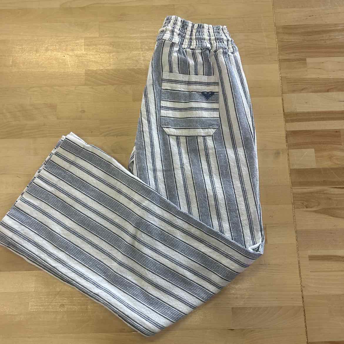 Roxy Size M Blue & White Preloved Lounge