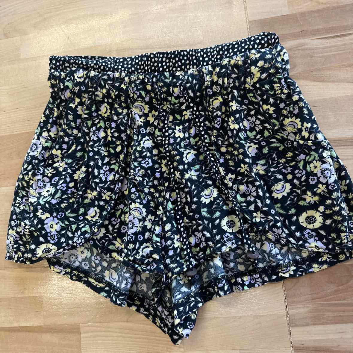 Vanilla Star Size XS Black Shorts