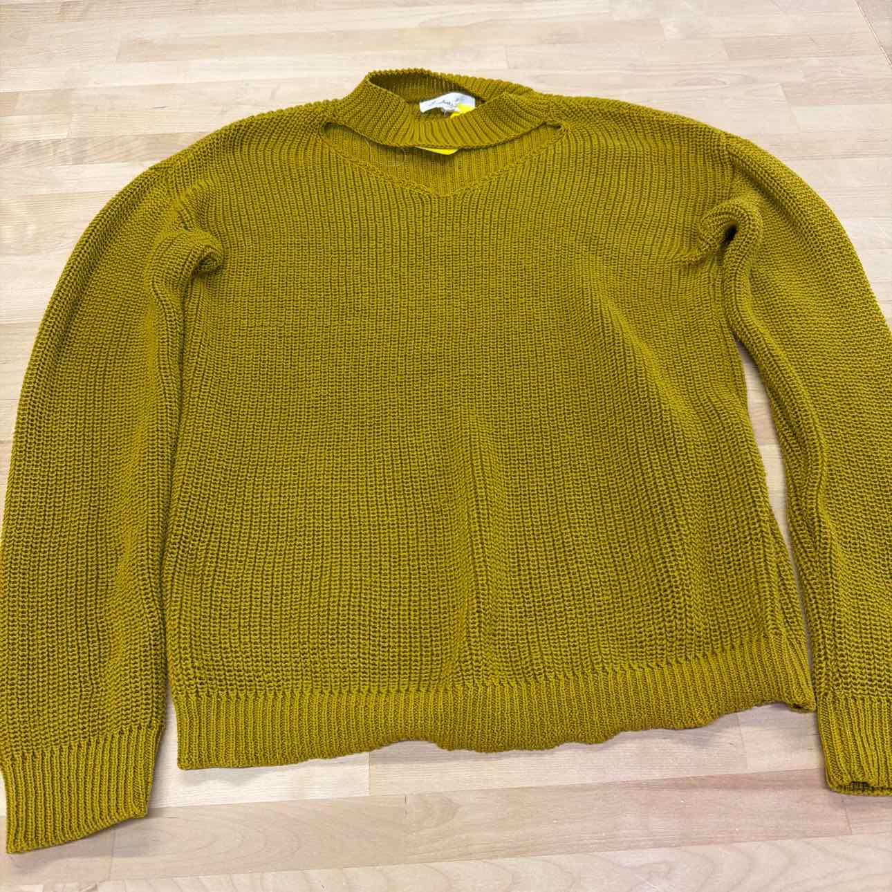 Endless Love Size M Green Knit Sweater