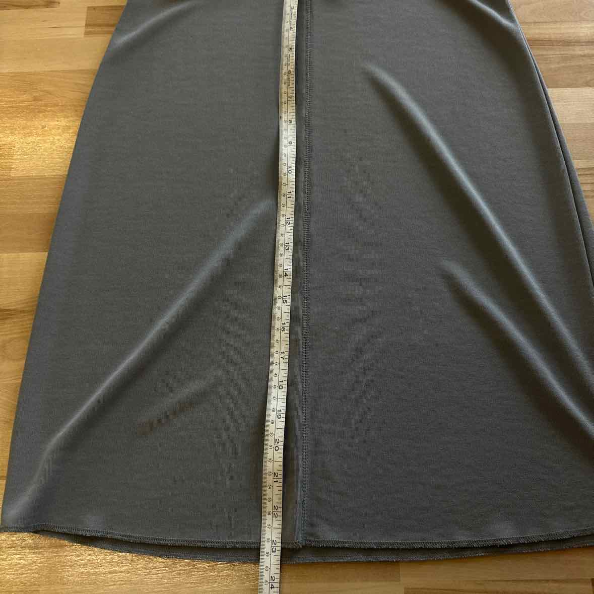 Old Navy Size M Gray Skirt