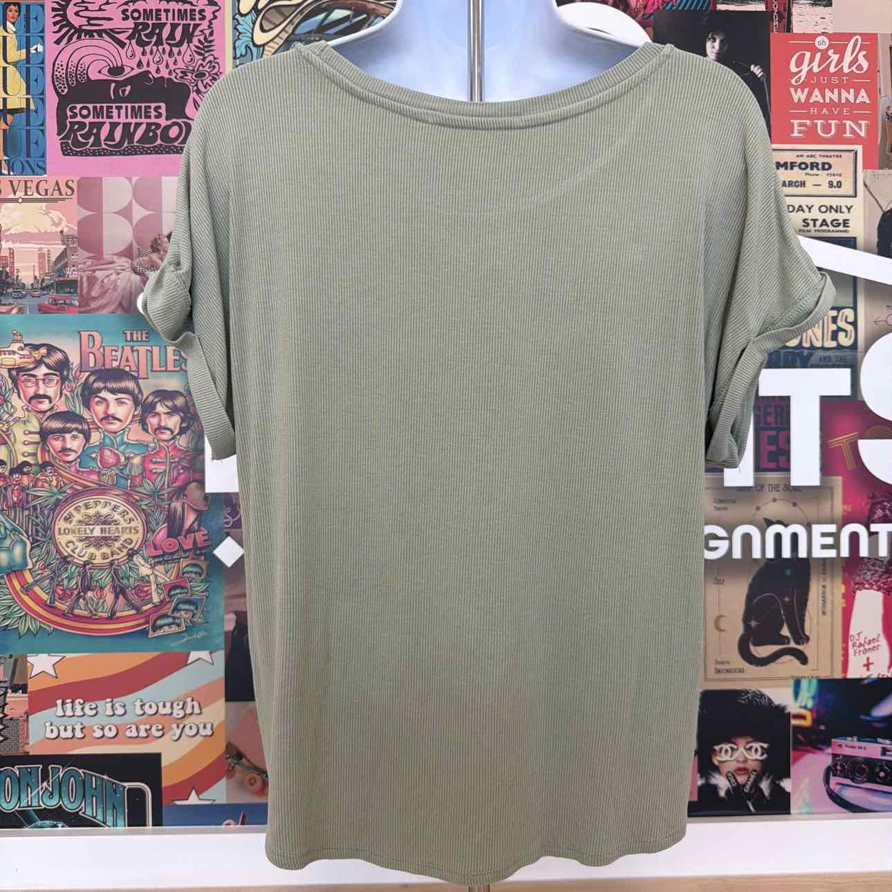 hippie rose Size L Cuffed Short-Sleeve Tee - Desert Sage