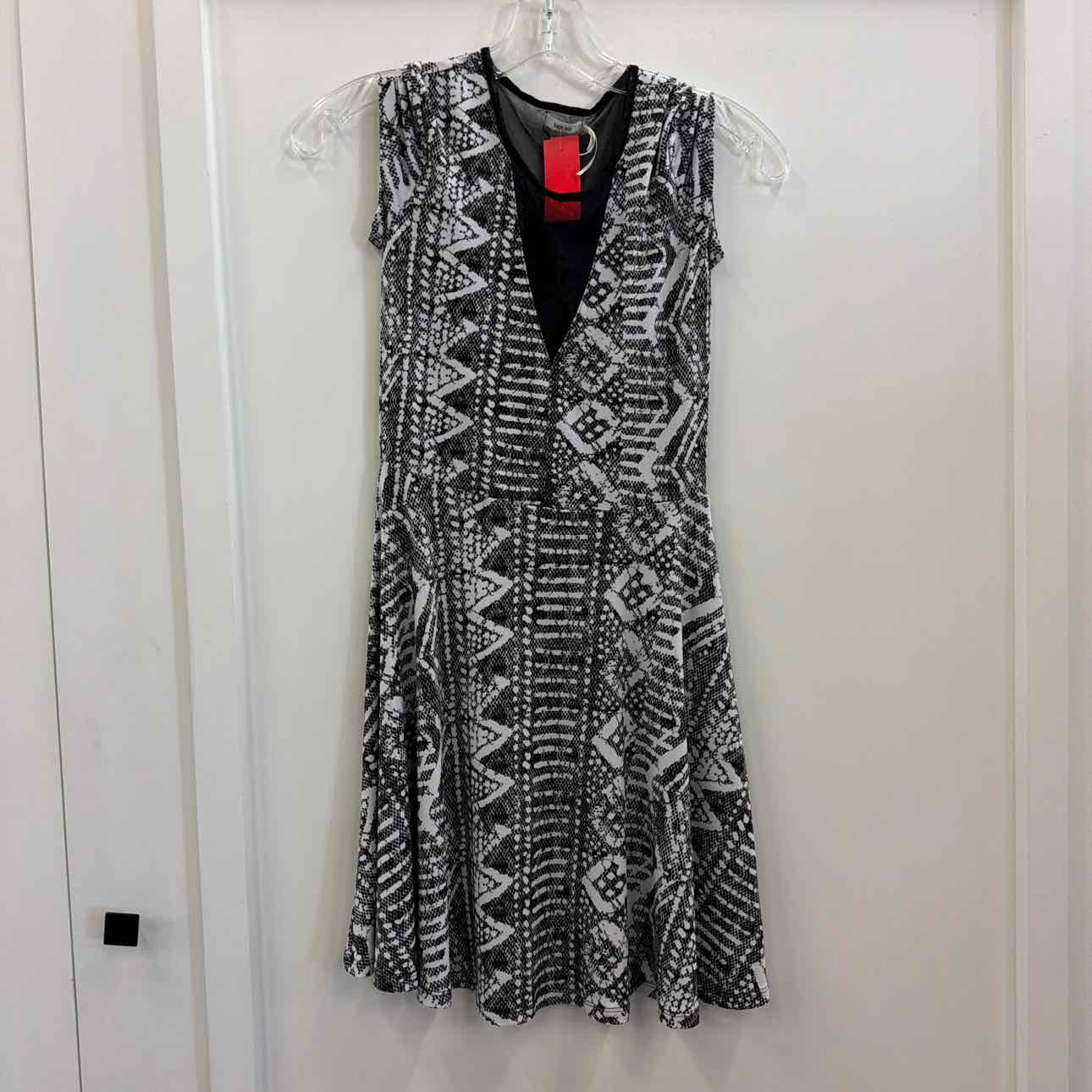 Kimchi Blue Size XS BLACK & WHITE Preloved Athletic Dress