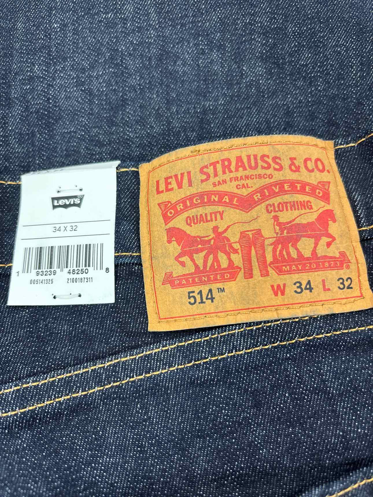 Levi's 514 Straight Jeans - Men's - 34X32 - Dark Wash / Cleaner