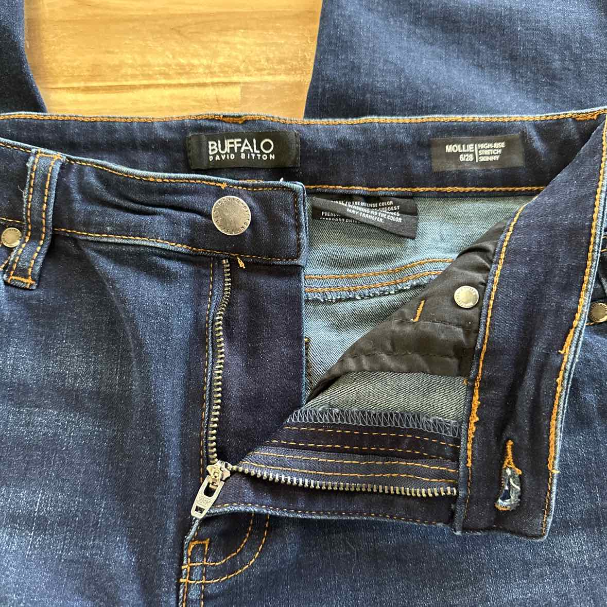 Buffalo Size 6 Blue Jeans