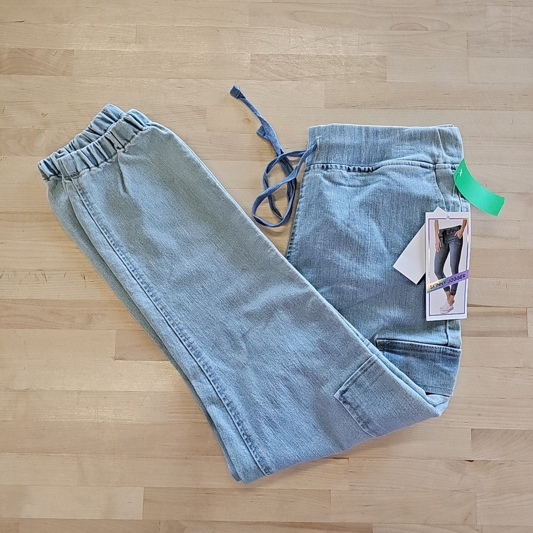 Tinseltown Juniors' High Rise Sporty Utility Jogger Pants - Light Wash - S