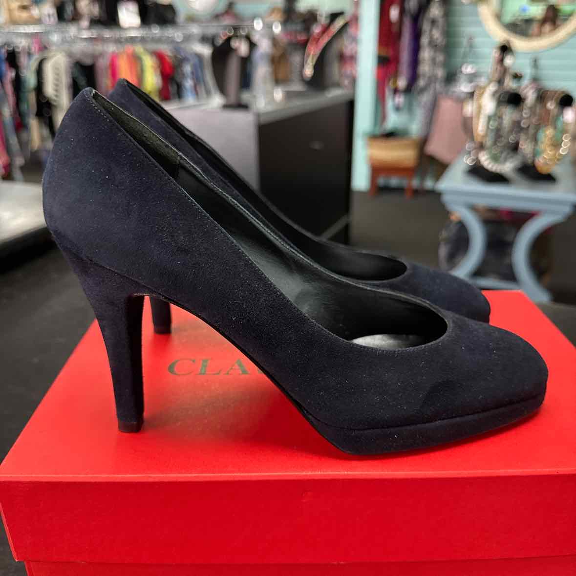 Claudia Ciuti Size 7 Navy Blue Suede Preloved Heels